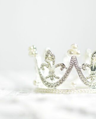 Jaka biżuteria pasuje na wesele?