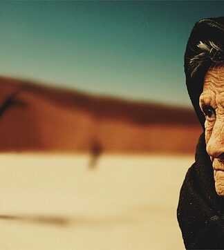 Jak się malować żeby nie było widać zmarszczek pod oczami?