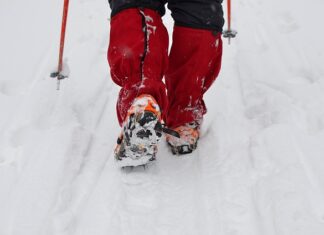 Jak założyć rączki na kierownicę?